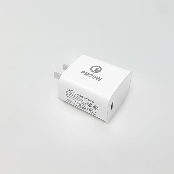 5V 3A GaN Fast Charging Iphone Charger 20W Max Output Safety