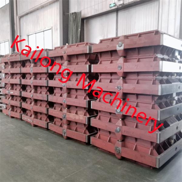 Iron Metal Casting Flask Cope Drag Moulding Box In Foundry