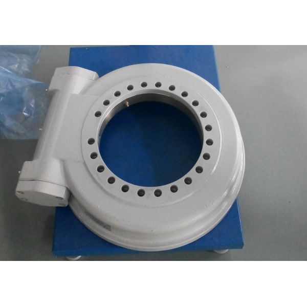 SE17 Single Axis Slew Drive With IP66 Enclosed Housing And Envelop Worm For Solar Trackers