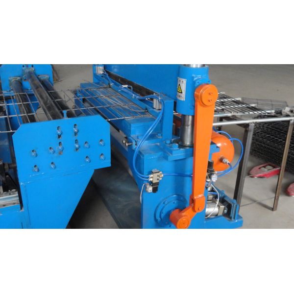 Cross Wire Feeding 380V Wire Mesh Welding Machine Water Cooling Method
