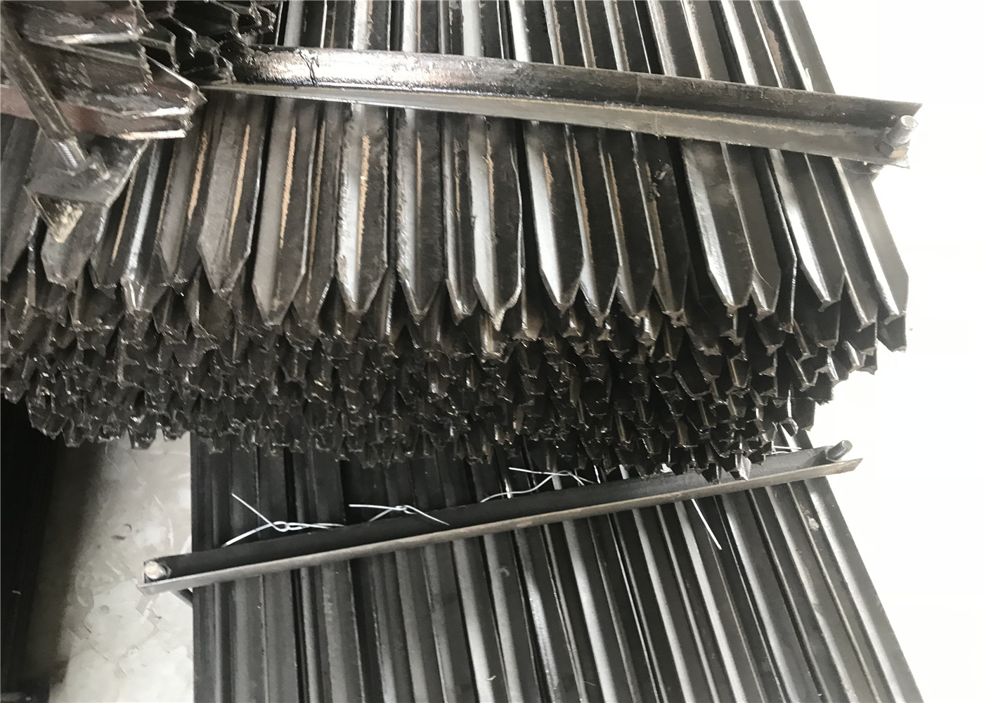 1.86kg 1.8 m length black and hot-dipped galvanized coated