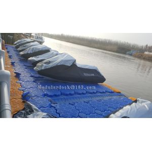 Floating dock for pwc
