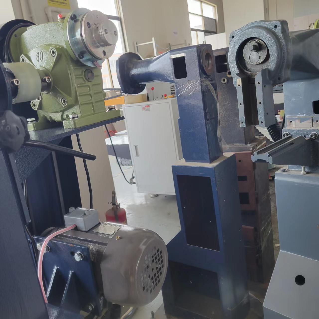 Semi Auto Paper Forming Machine For Film Paste Making Paper Box Corner Pasting Machine
