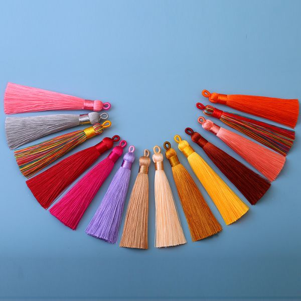 Antistatic Brush Dyed Color 8cm Silk Tassel Fringe Key Chain for Party Bag Decoration