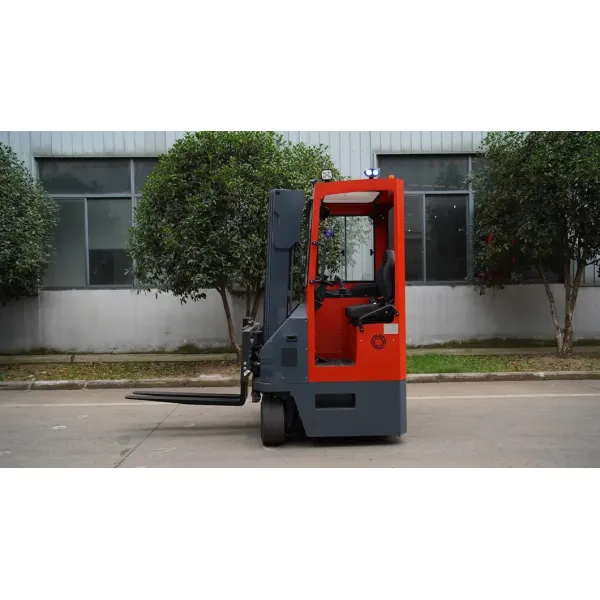 High Performance 3000kg Seated Multi Directional Electric Forklift For Outdoor Bulk Cargo Yards