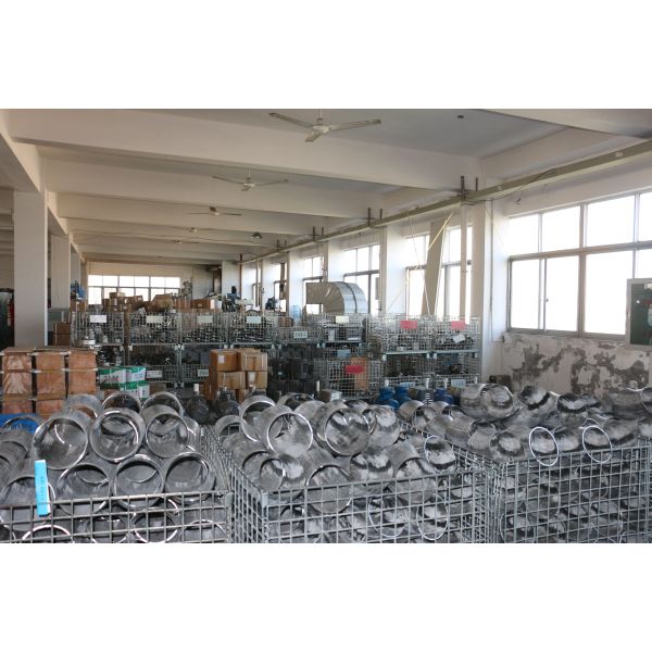 Tri-Clamp Ends Pneumatic Actuator Angle Seat Valve with Stainless Steel 304 Cylinder