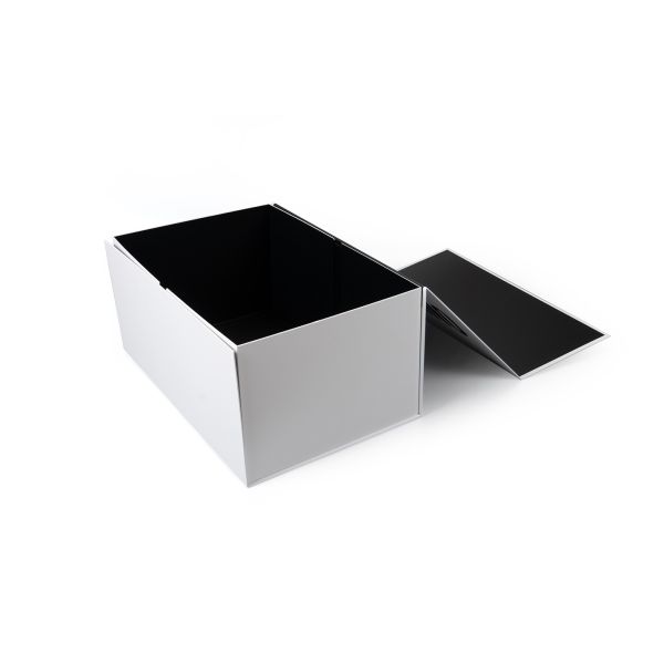 MOSCHINO Automatic Foldable Paper Boxes Gift Packaging With Magnets