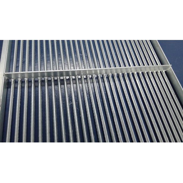 High Strength Hog / Sow Pig Mesh Flooring Hot Dip Galvanized Surface Treatment