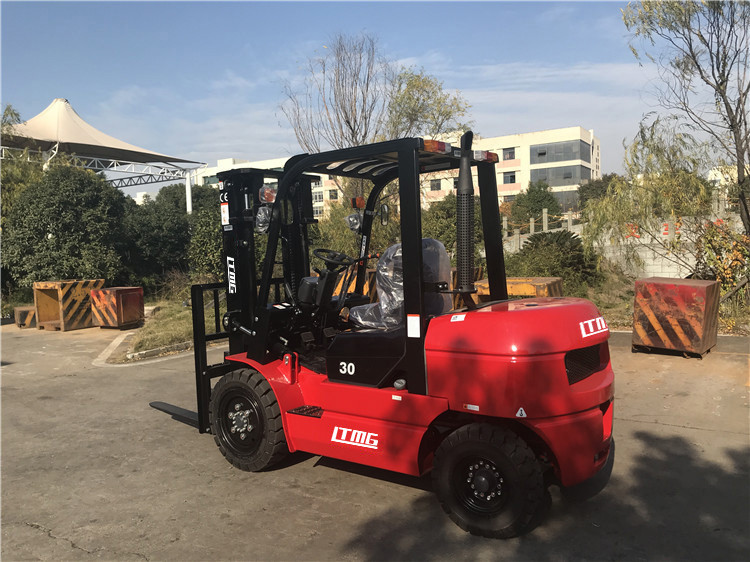 Container Handling Equipment 3 Ton Boom Forklift With 4500mm Triplex Mast