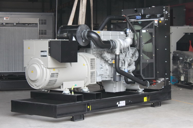 Heavy Duty Engine 600KW Diesel Generator 750KVA With Perkins Alternator
