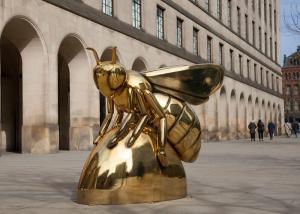 Buy cheap Contemporary Art Titanium Finish Honey Bee Sculpture Corrosion - Stability product
