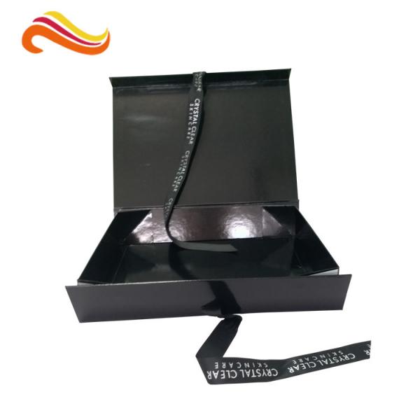 Magnetic Closure 157g art paper Apparel Gift Boxes With Ribbon