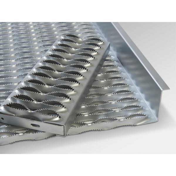 Crocodile Mouth Type 2.5mm Ss Perforated Sheet Metal Galvanized Anti Skid For Stairs Mesh