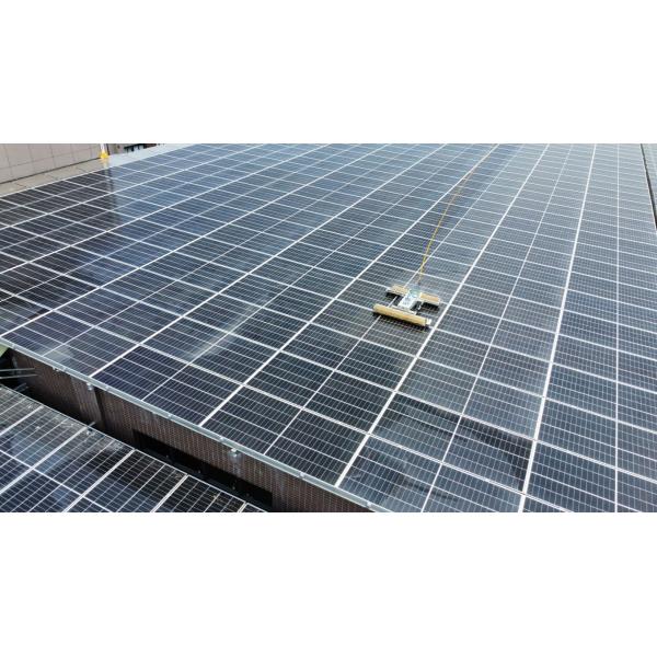 Photovoltaic Cleaning Solar Panels Robot With 9 Hours Battery Work At Night 585×560×250mm