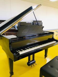 China ACOUSTIC WHITE SELF PLAYING UPRIGHT SECOND HAND PIANO Where to buy used piano more reliable piano prices are more expens on sale
