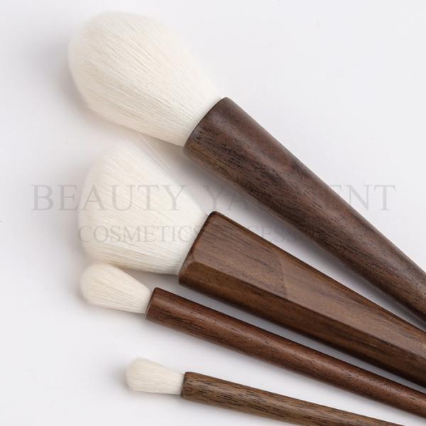 Soft Bristles 4PCS Wood Handle Makeup Brush Set Environment Friendly