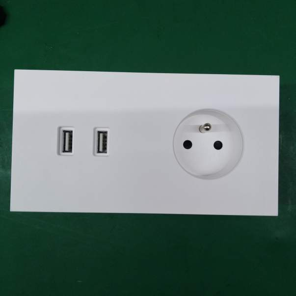 Customizable EU UK Type 13A 12A Smart Wifi Socket Plug with 4 Plug USB Charge and NFC Power Plug Max 16A Current Wall Switches