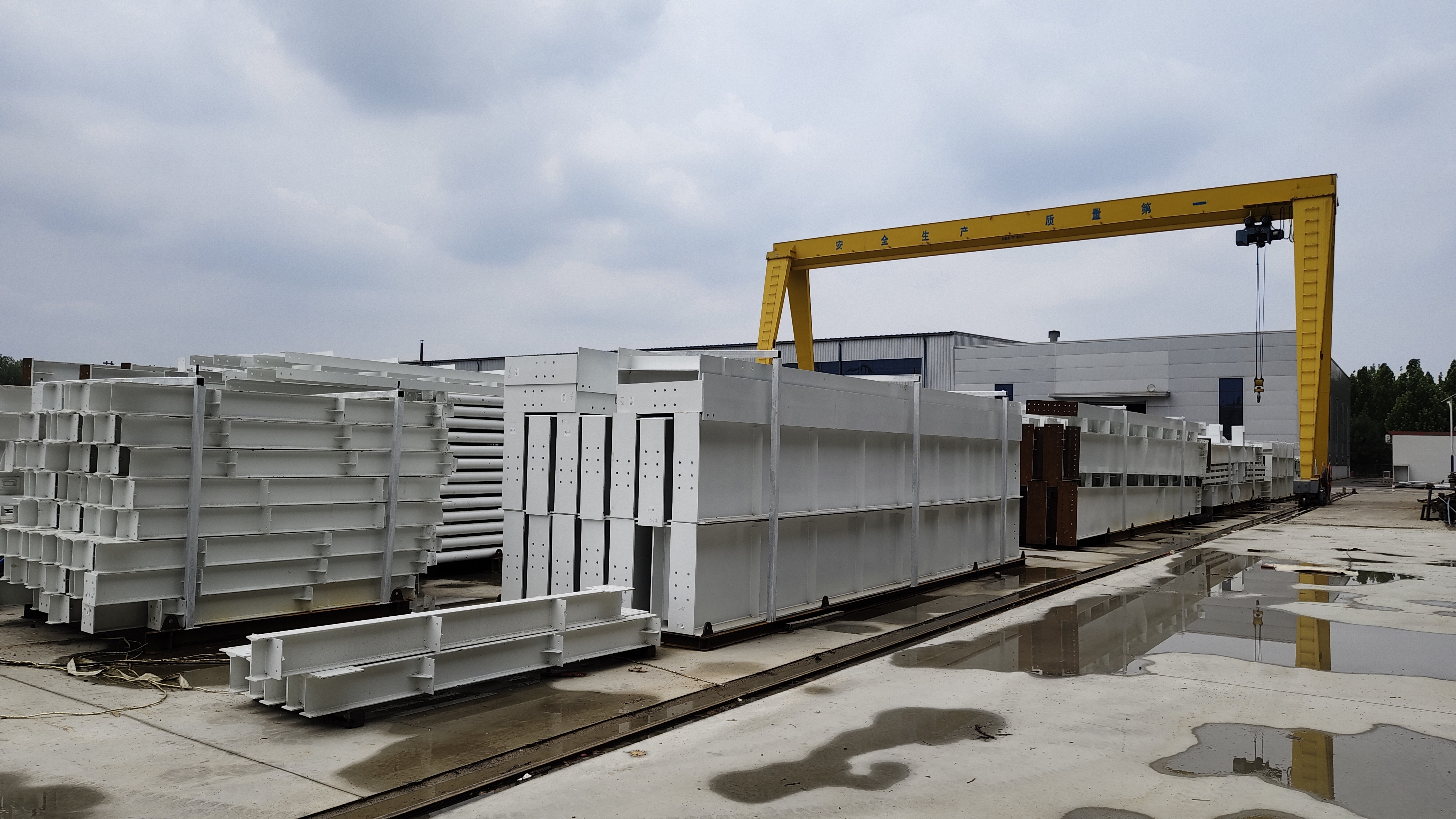 Steel structure shipping container