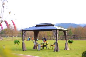 Buy cheap Post 76×76MM 3*4 Rust Proof Polycarbonate Roof Gazebo product