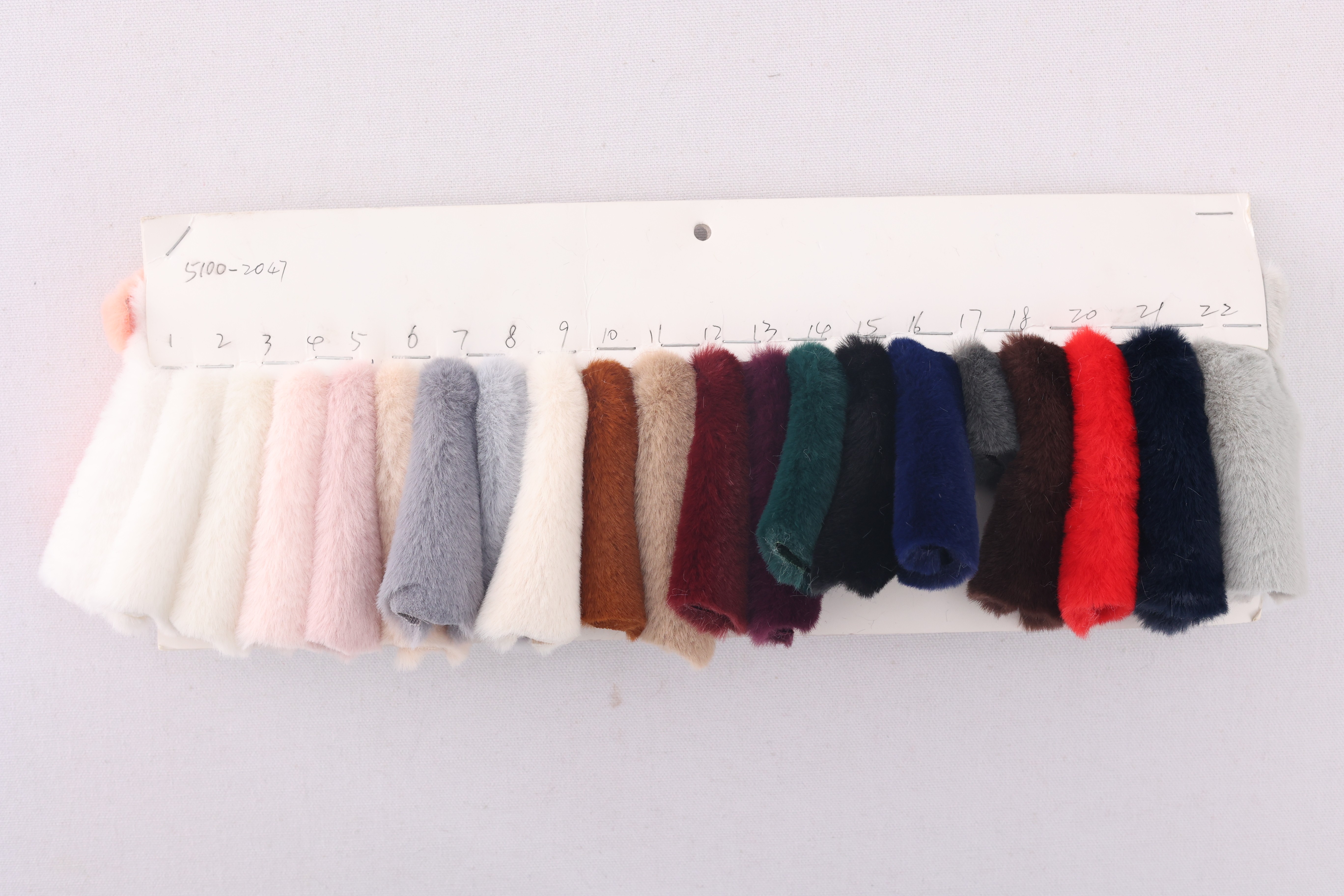 Stock Lot Color 100% Polyester 20mm Faux Fur Fabric Lifelike Ferret Mink Plush Fabric for Women's Coat Blankets for Winter