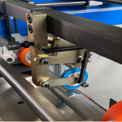 Manipulator Automatic Die Cutting Creasing Machine For Carton Large Size 1360*960mm