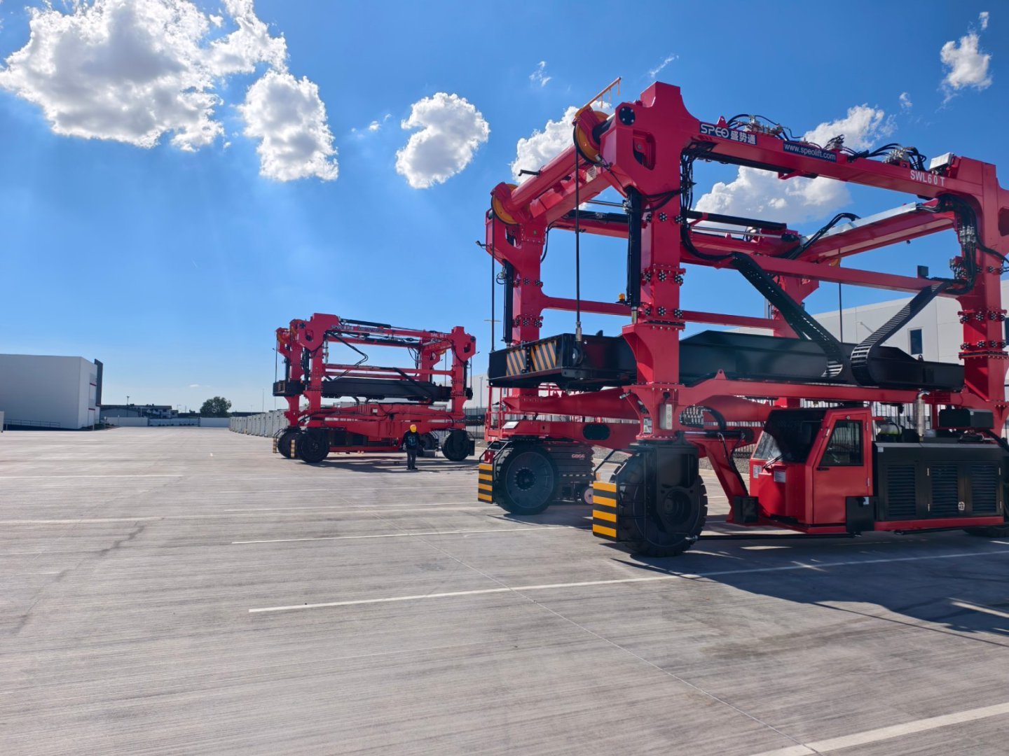 Straddle Carrier 60t