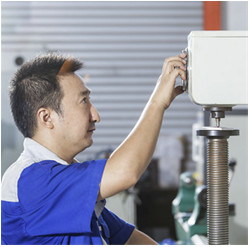 HMI Touch Screen 0.8Mpa 800pcs/Min Sanitary Napkin Machine