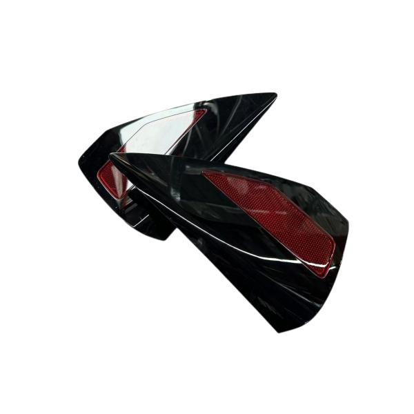 Left side rear reflector for Tesla Model 3 and Y 1518783-00-A 1084854-99-J 1448344-00-B