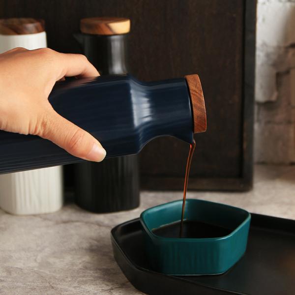 Tableware Ceramic Oil Pot Creative Kitchen Soy Sauce Oil Bottle Vinegar Pot