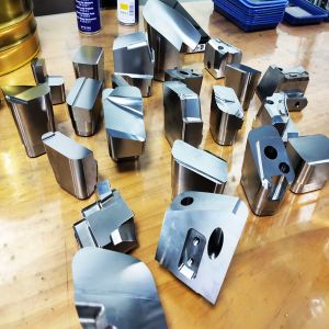High Polished Precise Plastics Injection Mold LKM Hasco Standard