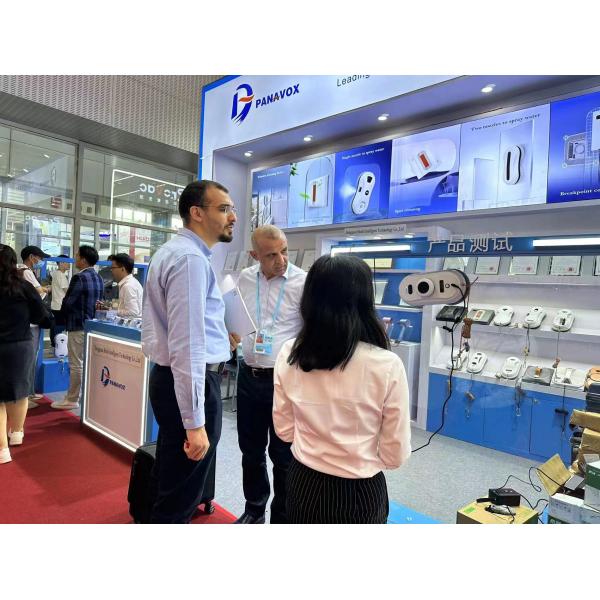 Huidi's Unique Design Electric Magnetic Cleaner High Power 80W Smart Vacuum for Windows