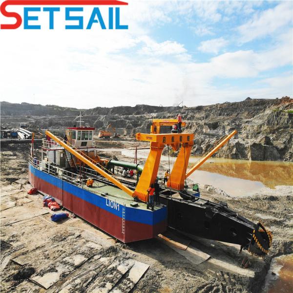 Diesel Engine Hydraulic 24inch Water Flow 7000m3 Cutter Suction Dredger