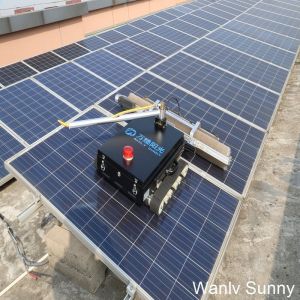 Lithium Battery Powered Tracked Photovoltaic Panel Cleaning Machine with Distant