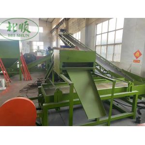 China Waste Tire Recycling Line with 1500kg/h Production Capacity 132kw Driving Motor and 20pcs Blades for Rubber Powder Production on sale