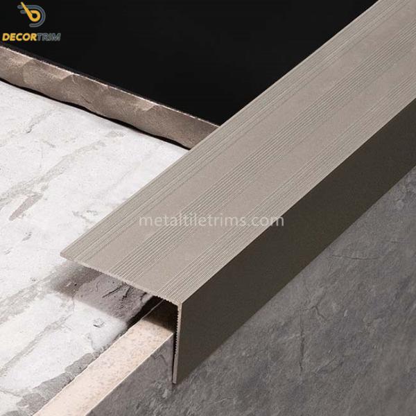 Aluminum 6063 Stair Nosing Tile Trim L Angle 35mm × 24mm Size