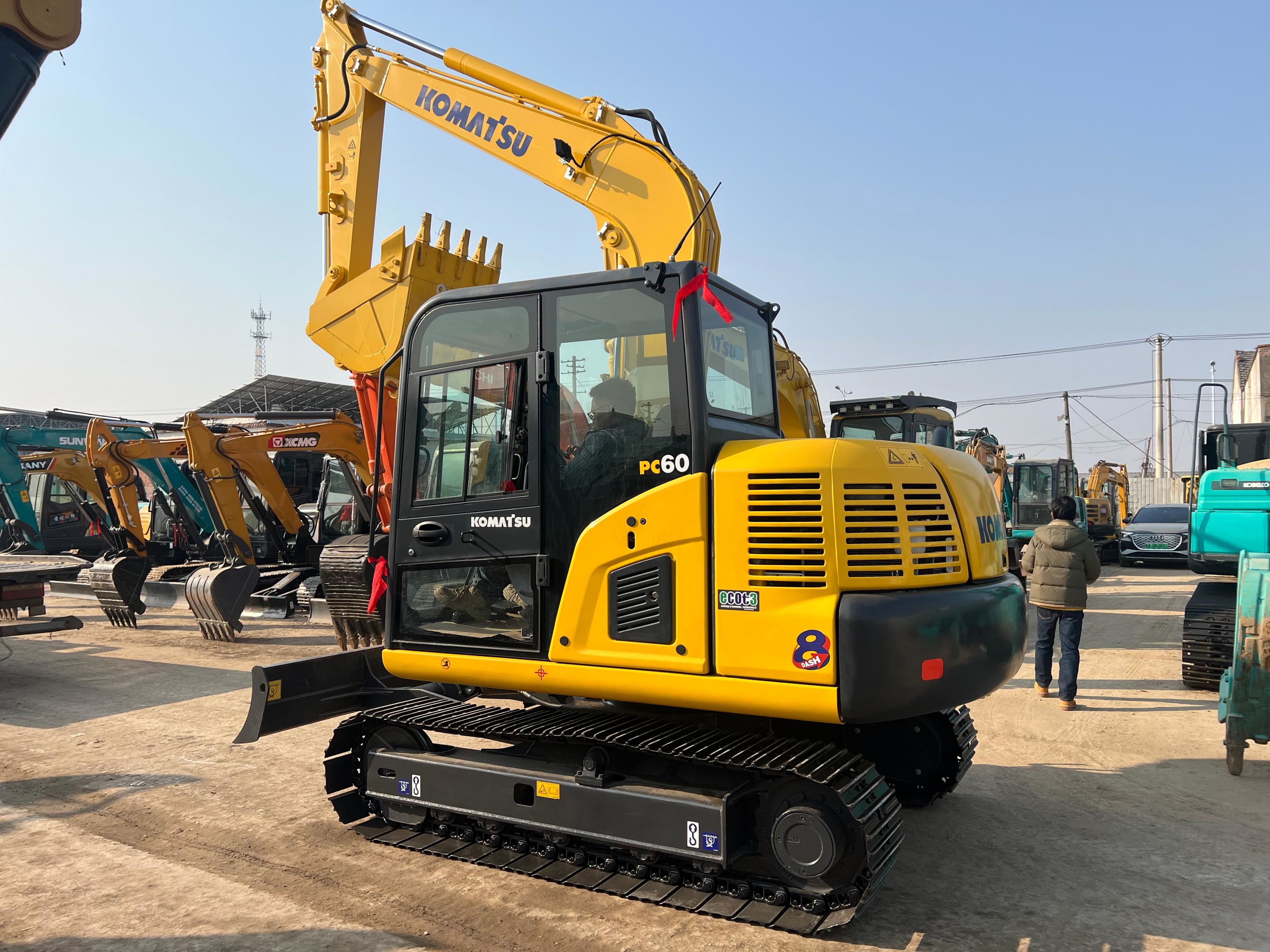 Used Komatsu PC60 Excavator 0.37m³ 6 Ton Second Hand Crawler Digger For Construction