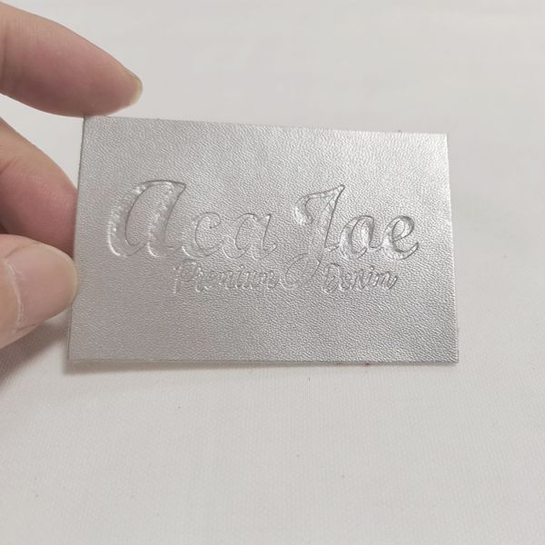 Fashion Custom Vegan Faux Leather Embossed Clothing Purse Private Label Logo for Jeans Metal Leather Labels Patch