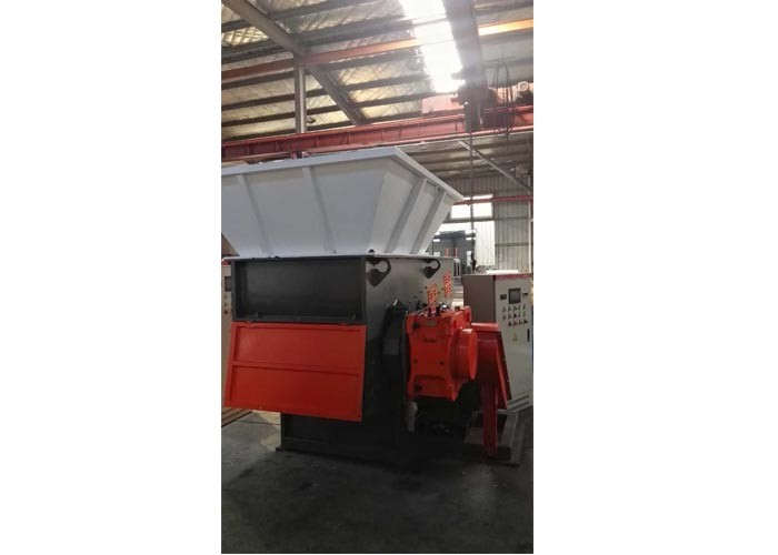 Buy cheap Hydraulic Plastic Shredder Machine 4mm Economic With High Crushing Power product