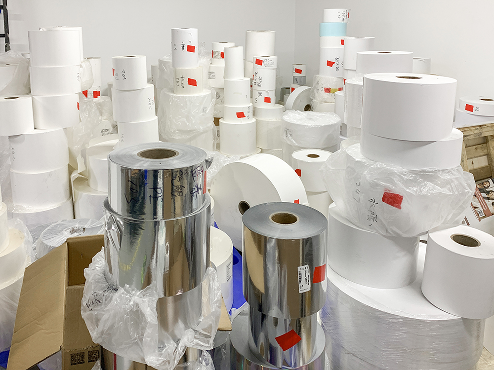 Yimu Sticker Labels，Waterproof Labels For Bottles , Costom Adhesive Label Rolls