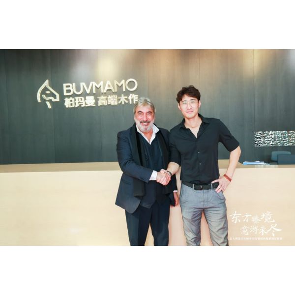 OEM/ODM Customized Elegant Living Room Furniture with Solid Wood for Hotel/Villa/Resort/Apartment