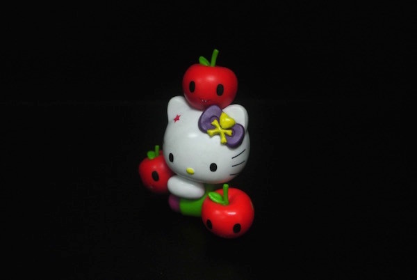 Two Types Mini Hello Kitty Figures Toy 85 Degree For Convenient Store