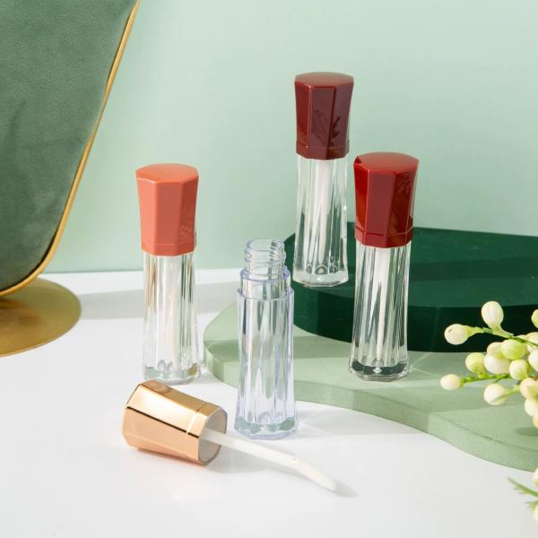 Various Colors Octagonal Portable Plastic Lip Glaze Tube Round Shape in Aluminum / Plastic Material