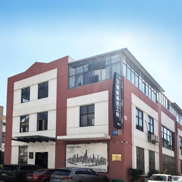 3 Flute Copper Coated Carbide End Mill Oxidation Resistant For High Speed Machining