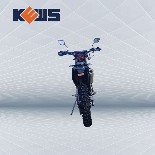 Black Motorcycle In Gold Sticker 300CC Euro 4 Motorcycles NC300S On Road Dirt Bikes