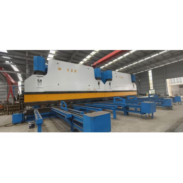 Customized Galvanized Single Tube Telecommunication Antenna Wifi Monopole