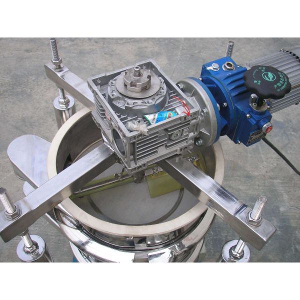 Multi Deck / Single Deck Vibrating Screen Machine With Rotary Brush System