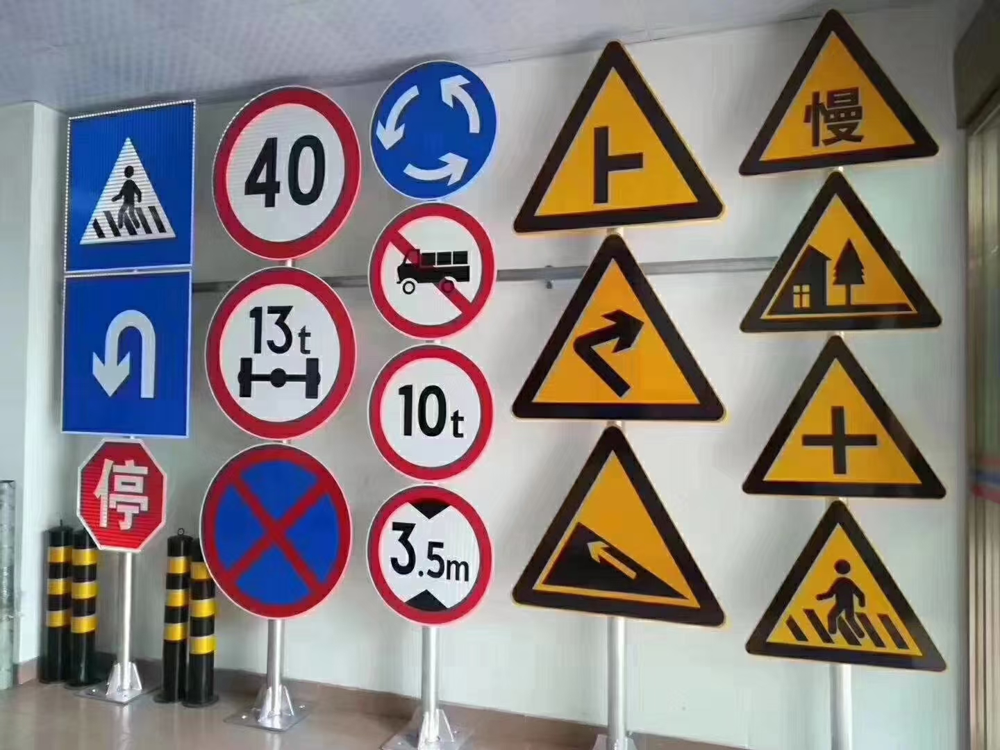 Reflective Aluminum Traffic Sign Board for Caution Warning and Visibility Enhancement