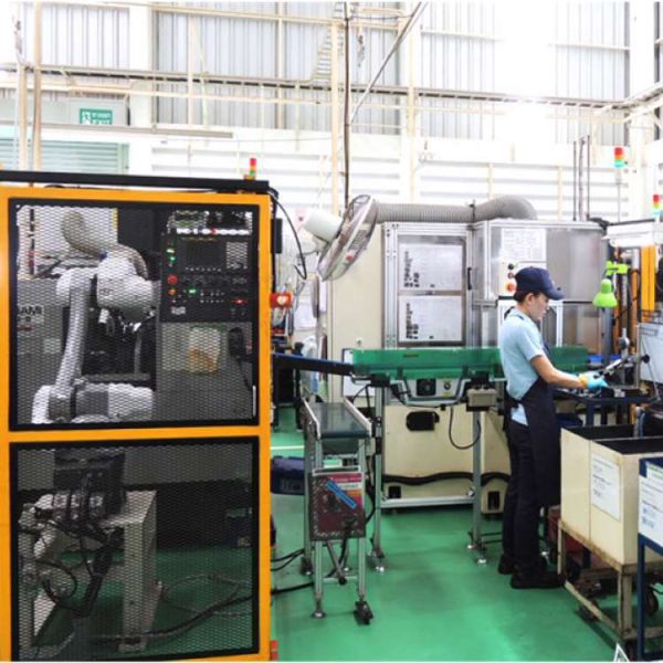 Used Universal Robotic Arm MZ12-01 For Industrial Packing Robot