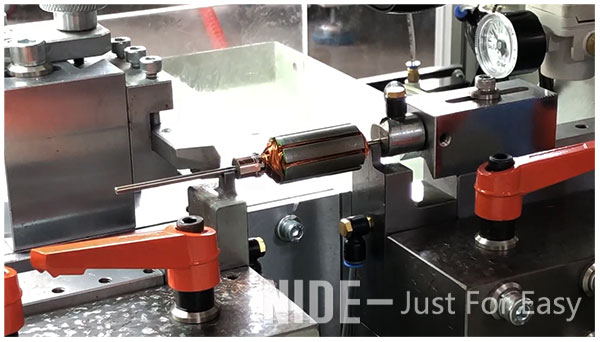 automatic commutator turning machine