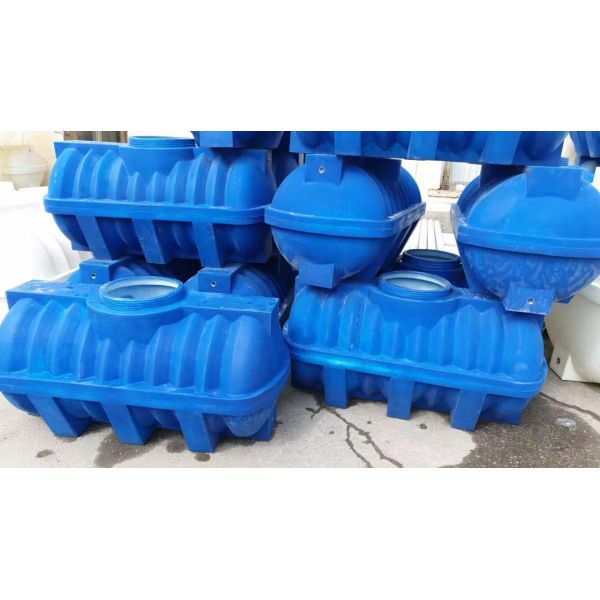 Plastic Product Making Machine Shuttle Rotomolding Machine In China 3500 Automatic Plastic Molding Machine